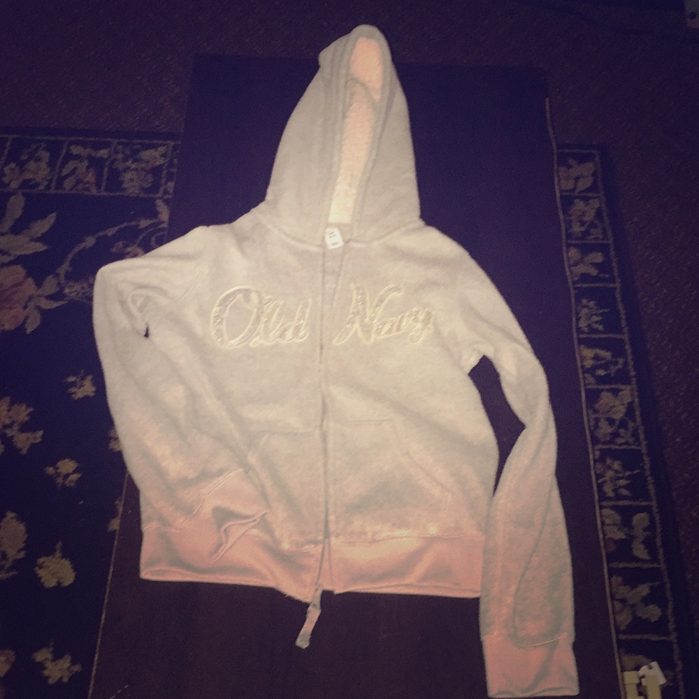 I’m selling a NEW old navy sweatshirt